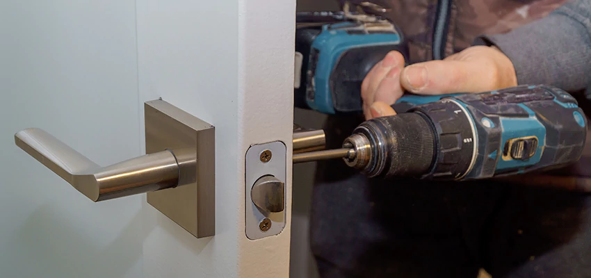 Broken Door Handle Lock Repair in Fort Lee, New Jersey