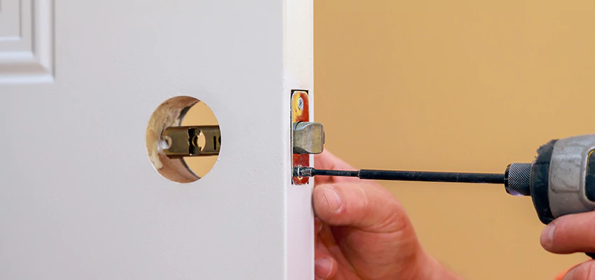 Stuck Door Knobs Repair in Fort Lee, NJ